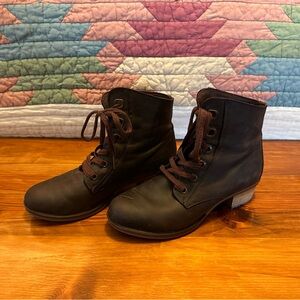 Chaco Genuine Leather Cataluna Lace Up Boots